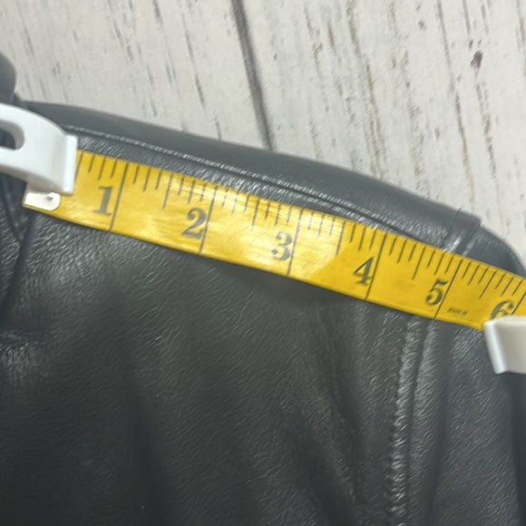 Wilsons Leather Fitted Tapered Black Leather Jacket Size Medium - Picture 10 of 14